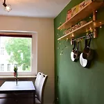 公寓 Haus Mit 3 Im Zentrum Von 罗斯托克