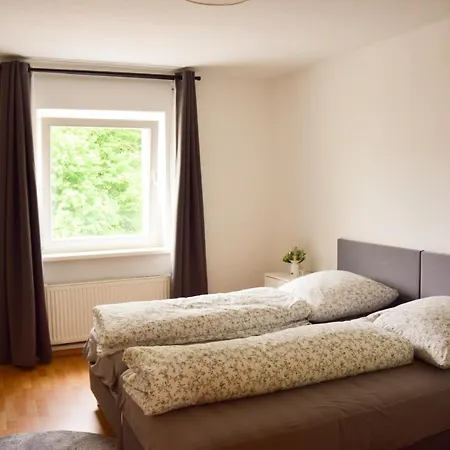 Haus Mit 3 Im Zentrum Von Lägenhet